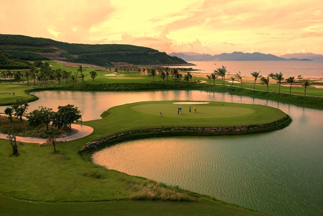 TripAdvisor trao chứng nhận xuất sắc cho sân golf Vinpearl 4