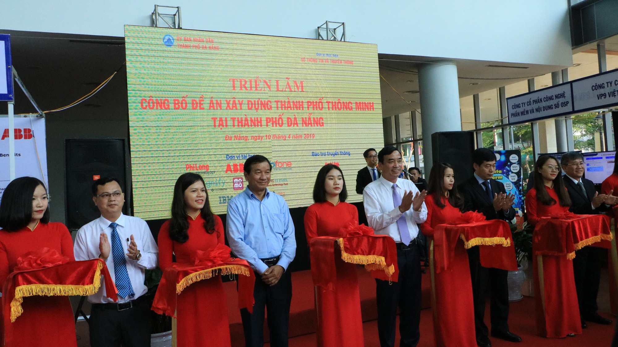 Ngoài các giải pháp AI và IoT, MobiFone còn mang tới chương trình rất nhiều sản phẩm phong phú và ấn tượng.