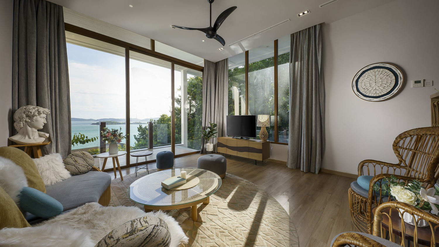 Thiên nhiên ngập tràn trong không gian biệt thự.