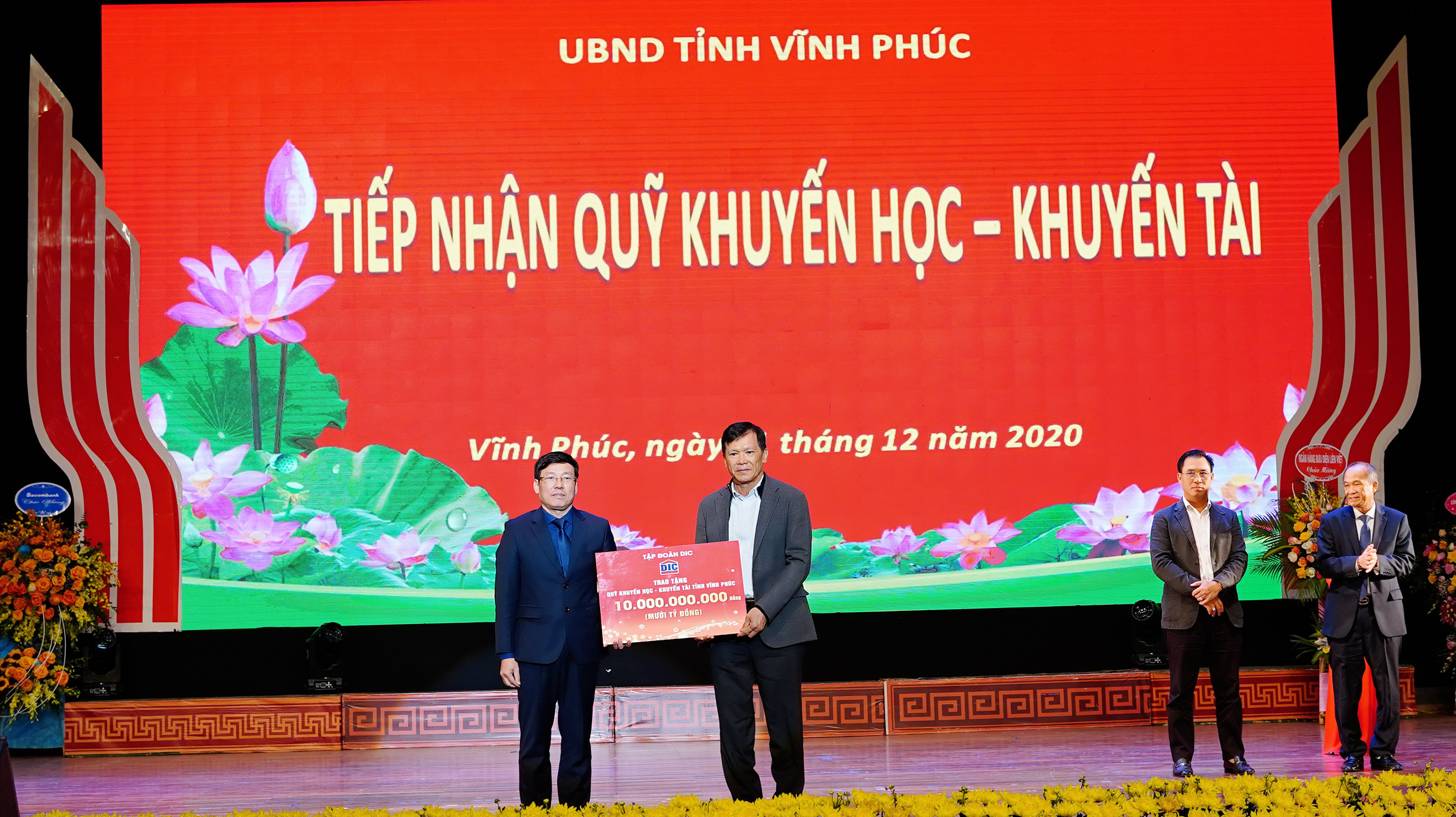 Tập đoàn DIC ủng hộ 10 tỷ đồng cho Quỹ Khuyến học – Khuyến tài tỉnh Vĩnh Phúc.