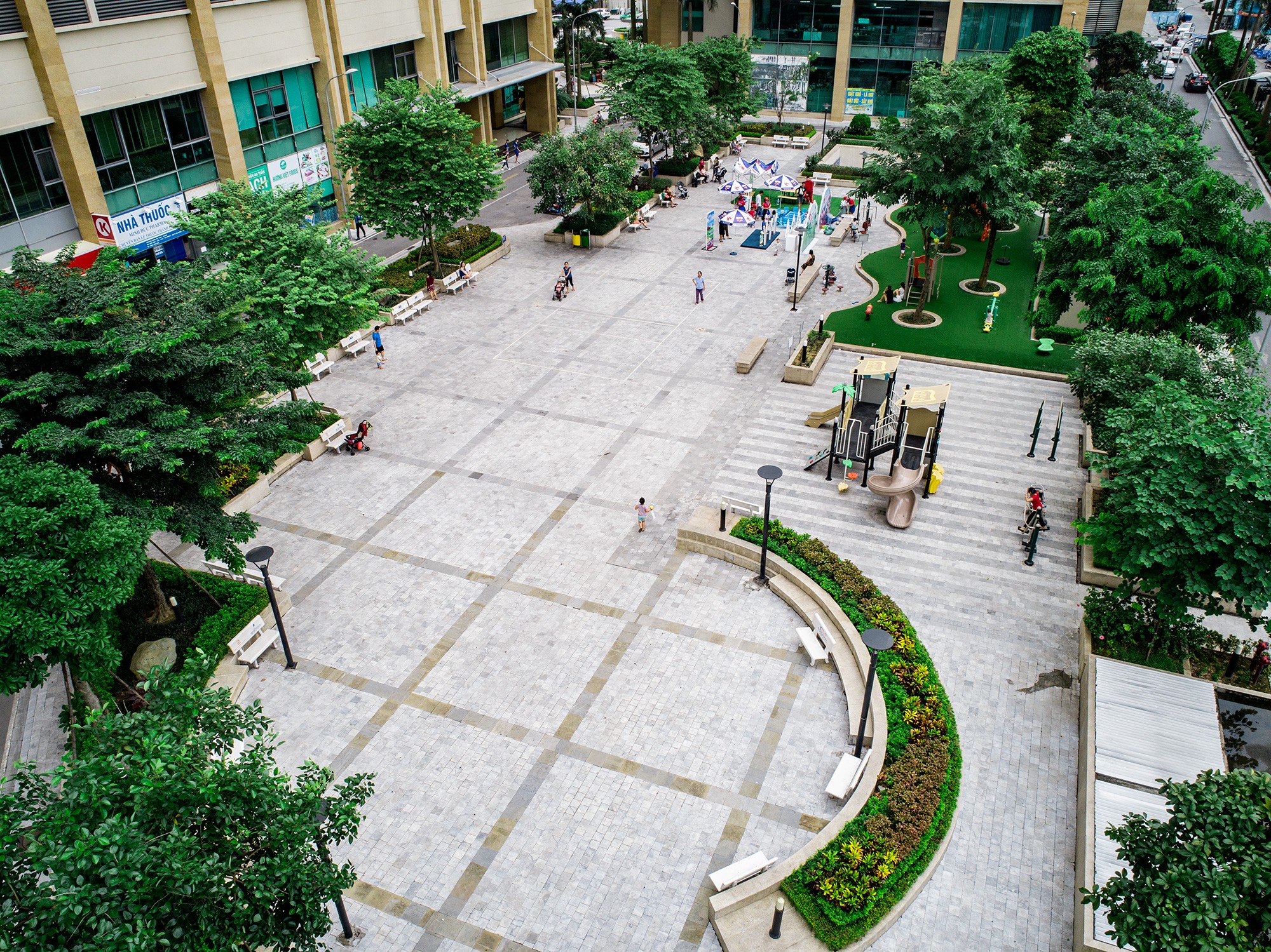 Roman Plaza hút khách nhờ lợi thế về vị trí - Ảnh 4.