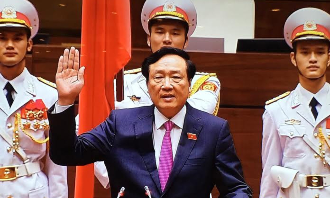 Chánh án Toà án Nhân dân Tối cao tuyên thệ trước Quốc hội.