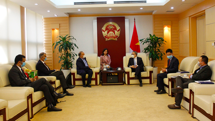 Thứ trưởng Bộ Thôn tin và Truyền thông tiếp Phó chủ tịch tập đoàn HCL Technologies (Ấn Độ).