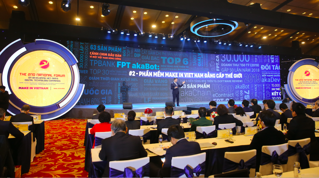 Lễ công bố các sản phẩm công nghệ Make in Việt Nam trong khuôn khổ diễn đàn.