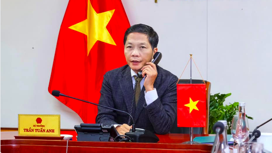 Bộ trưởng Trần Tuấn Anh điện đàm với Trưởng đại diện Thương mại Mỹ (USTR) Robert Lighthizer để trao đổi về các vấn đề kinh tế, thương mại song phương giữa hai nước đêm 7/1 (giờ Việt Nam).