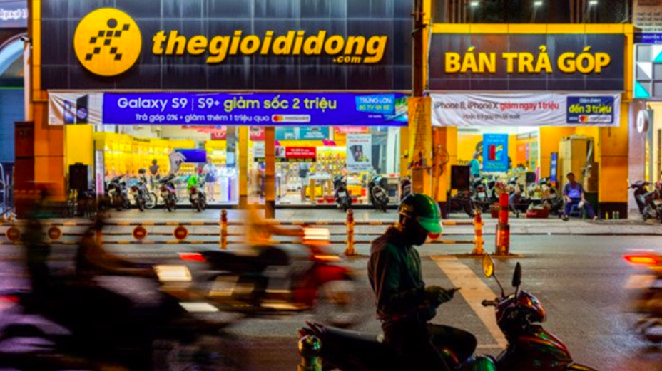Tính đến hết năm 2020, Thế Giới Di Động sở hữu 913 cửa hàng Thegioididong.com, giảm 20 cửa hàng so với thời điểm cuối tháng 11/2020 và giảm 35 cửa hàng so với thời điểm cuối tháng 10/2020.