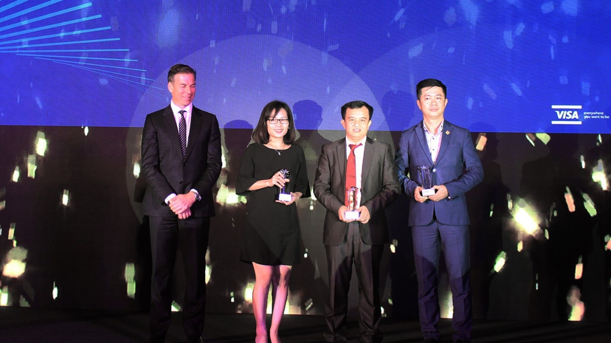 Kết quả này mới chỉ là thành công bước đầu và Techcombank sẽ tiếp tục nỗ lực để đáp ứng nhu cầu ngày càng gia tăng của chủ thẻ. 