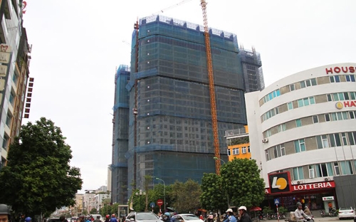 Central Field là tổ hợp trung tâm thương mại, văn phòng và chung cư cao cấp gồm 3 tòa tháp cao 29 tầng.