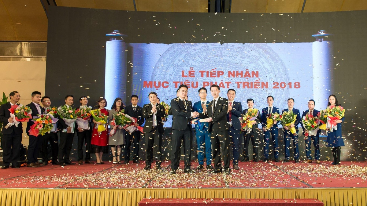 Lễ tiếp nhận mục tiêu phát triển 2018 của Hải Phát Land.