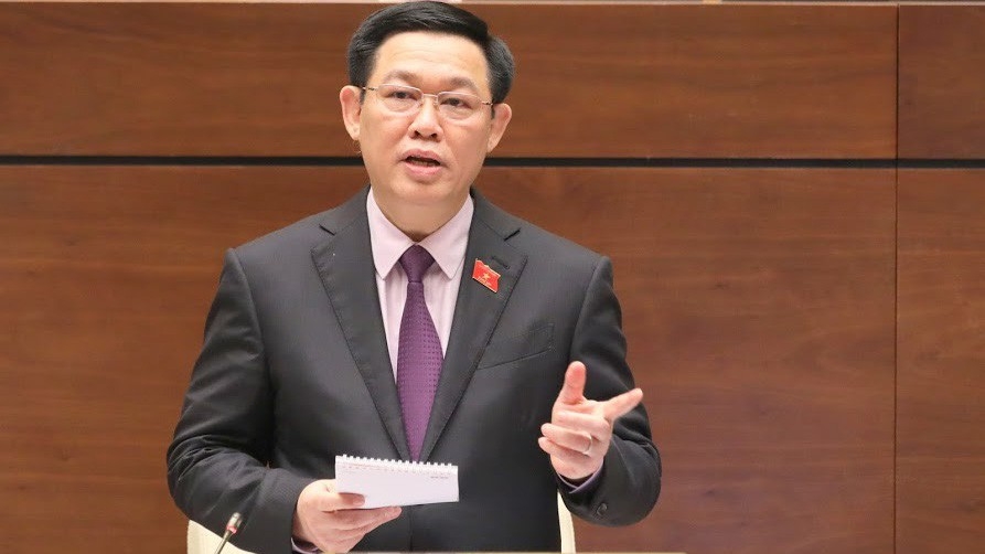 Phó thủ tướng trả lời chất vấn tại Quốc hội - Ảnh: Quang Phúc 