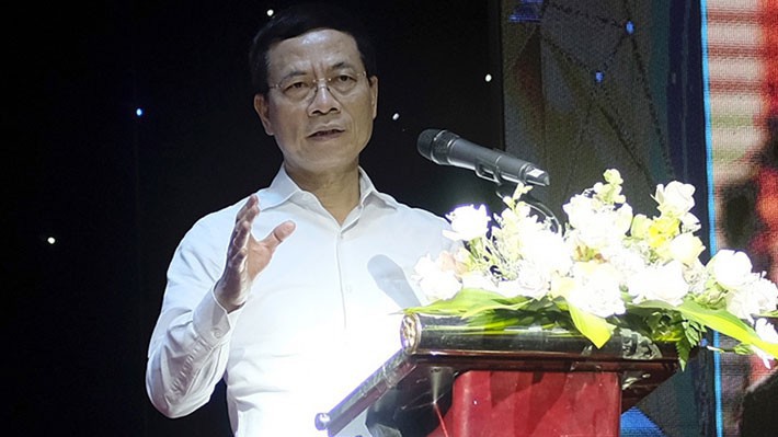 Bộ trưởng Nguyễn Mạnh Hùng phát biểu tại Hội thảo Hợp tác phát triển Công nghệ thông tin và Truyền thông, tổ chức ở Phú Yên ngày 22/8.