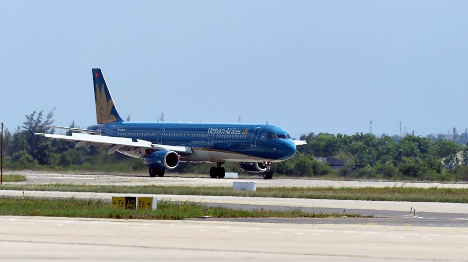 Hành khách trên các chuyến bay bị ảnh hưởng của cơn bão Kong-Rey sẽ được Vietnam Airlines hỗ trợ chuyển miễn phí sang các chuyến bay khác cùng hành trình theo yêu cầu.