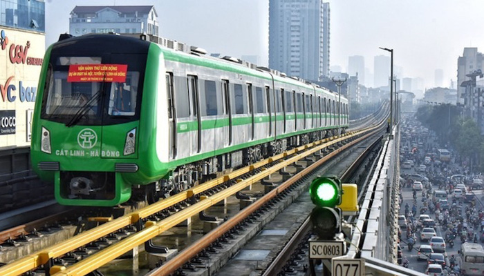 Dự án đường sắt đô thị Cát Linh - Hà Đông có chiều dài 13,05 km, gồm 12 ga và 1 khu Depot. Tổng mức đầu tư ban đầu của dự án là 8.770 tỷ đồng (552,86 triệu USD). Tổng mức đầu tư sau đó tăng lên 18.002 tỷ đồng (868 triệu USD). Trong đó, vốn vay ODA của Trung Quốc là 13.867 tỷ đồng (669,62 triệu USD) và vốn đối ứng là 4.134 tỷ đồng (198,43 triệu USD). Dự án khởi công từ tháng 10/2011 và kế hoạch hoàn thành, đưa vào khai thác thương mại năm 2015. Tuy nhiên, sau nhiều lần lùi tiến độ, Bộ Giao thông cam kết sẽ đưa vào khai thác vào tháng 3/2021.