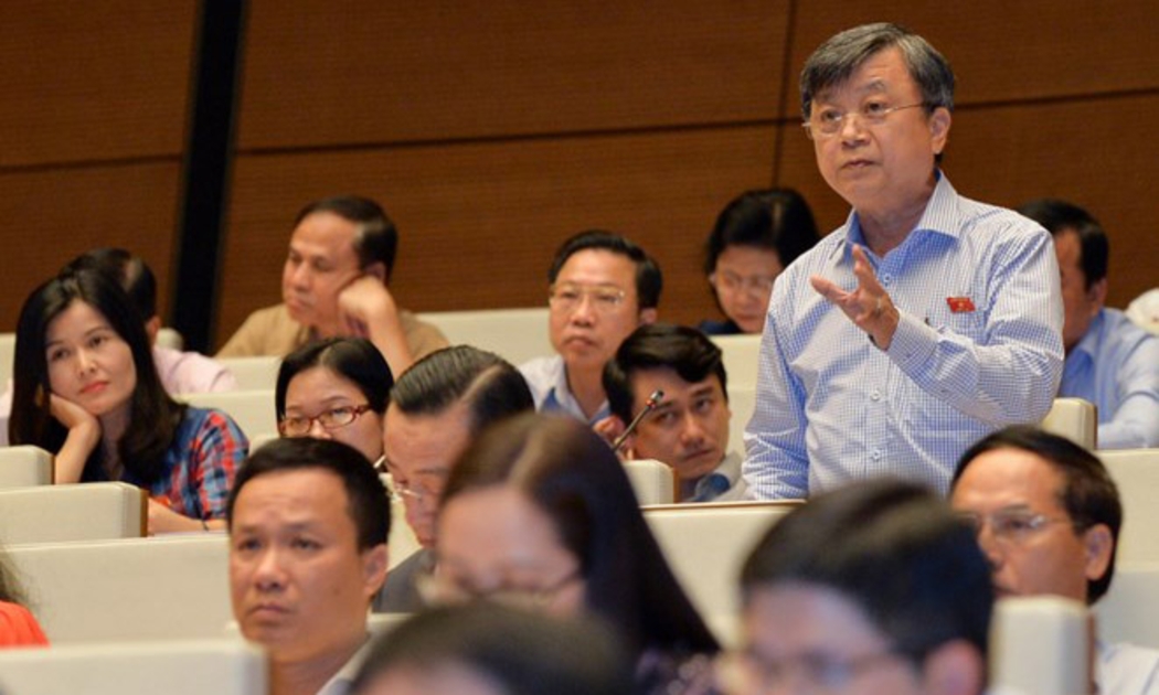 Đại biểu Trương Trọng Nghĩa (Tp.HCM) cho rằng cách bố trí thời gian cho dự thảo luật ở kỳ họp này là không thích hợp.
