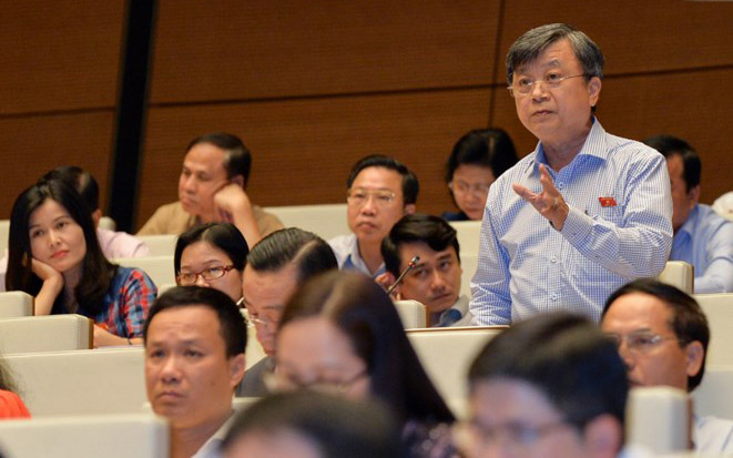 Đại biểu Trương Trọng Nghĩa (Tp.HCM) cho rằng cách bố trí thời gian cho dự thảo luật ở kỳ họp này là không thích hợp.