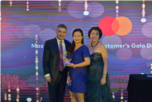 VIB vươn lên nhóm ngân hàng dẫn đầu về doanh số chi tiêu thẻ MasterCard - Ảnh 1.