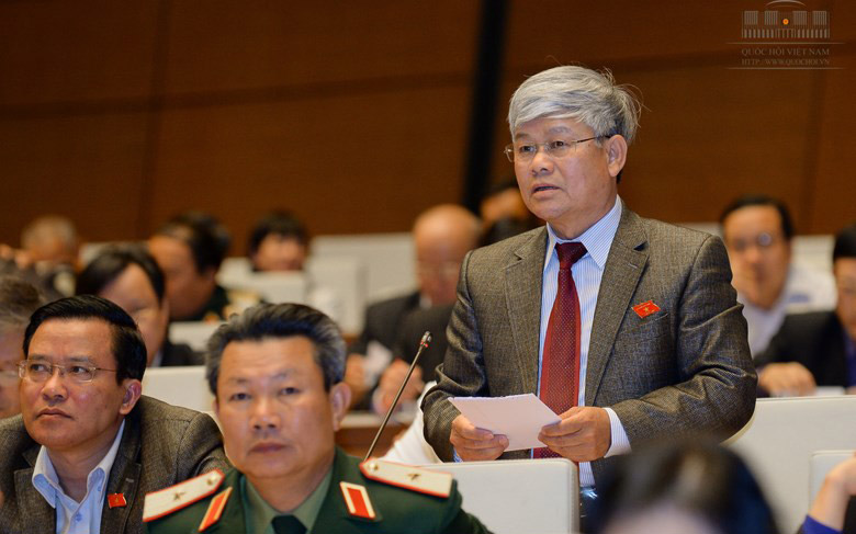 Đại biểu Nguyễn Anh Sơn: C<span style="font-family: 'Times New Roman'; font-size: 15px;">ử tri nhận xét Quốc hội khóa 13 nói rất nhiều, rất mạnh về chống tham những nhưng hiệu quả chưa đạt được bao nhiêu, tham nhũng còn đó và ngày càng có xu hướng phát triển thêm</span>