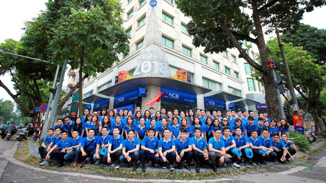 Cán bộ nhân viên đồng lòng cùng NCB tăng vốn.