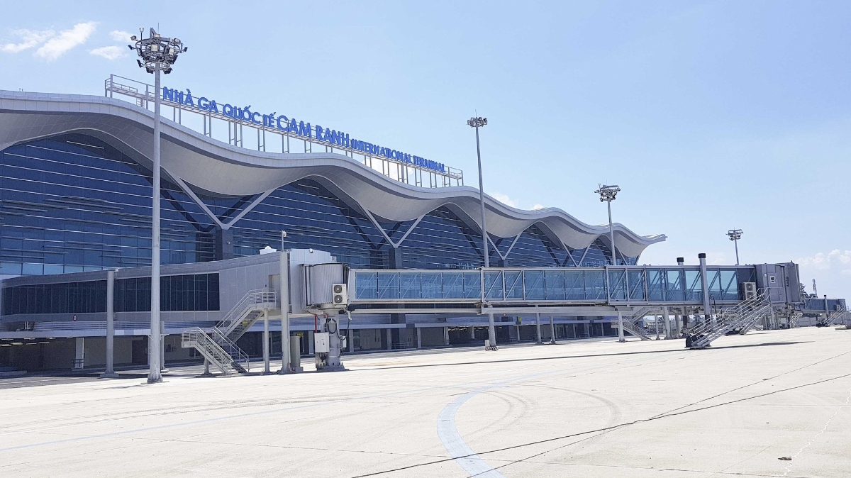 Từ khi ra mắt cho đến nay, tấm ốp Alpes đã bắt đầu xâm chiếm thị trường vật liệu xây dựng khi được lựa chọn là vật liệu ốp mặt dựng ngoài trời của các công trình lớn.