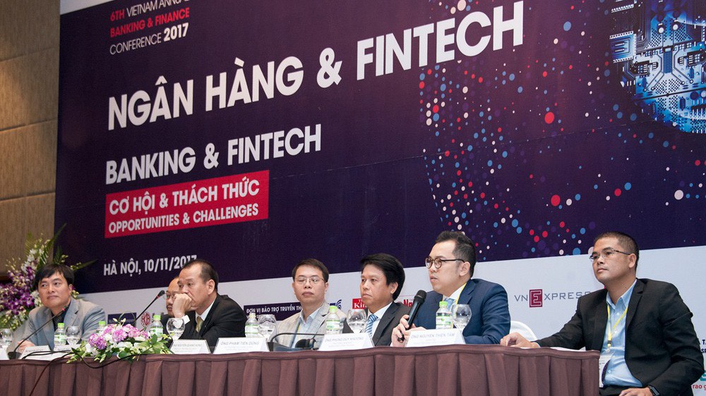 Ông Phùng Duy Khương chia sẻ về việc hợp tác giữa VietinBank và Fintech.