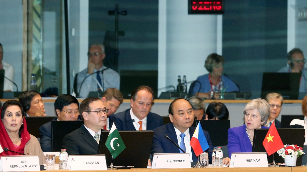 Thủ tướng Nguyễn Xuân Phúc nhấn mạnh hòa bình, hợp tác và phát triển là dòng chảy chính của thời đại.