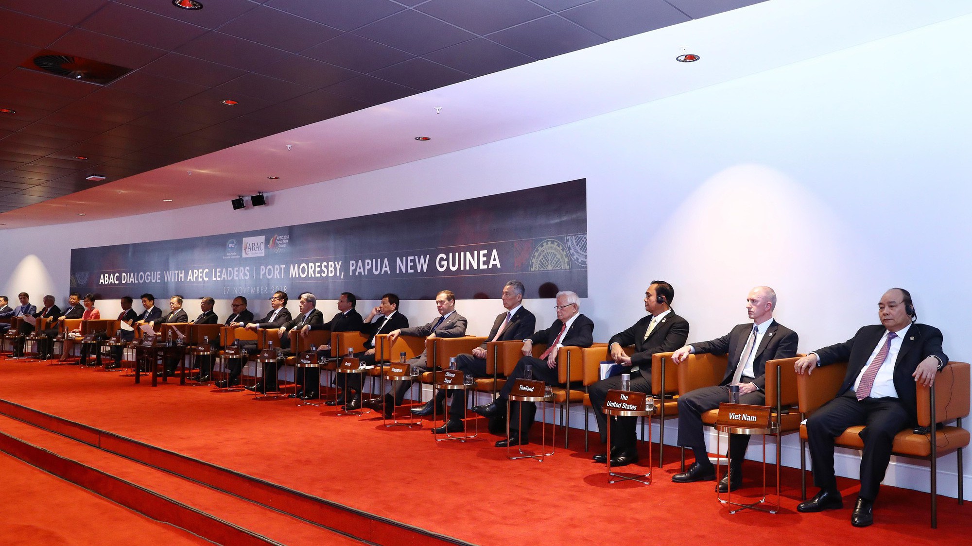 Đối thoại Đối thoại giữa các nhà lãnh đạo APEC với Hội đồng tư vấn doanh nghiệp APEC (ABAC).