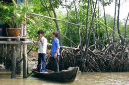 Phát triển bền vững là việc đáp ứng ngày càng tốt hơn các nhu cầu hiện tại của loài người đồng thời với việc cải thiện chất lượng cuộc sống của thế hệ hiện tại cũng như các thế hệ tương lai.