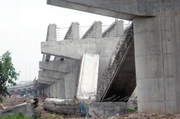 Sập dầm cầu cạn Pháp Vân