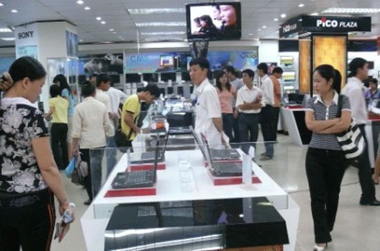 Hàng điện tử, công nghệ “rung rinh” cùng tỷ giá