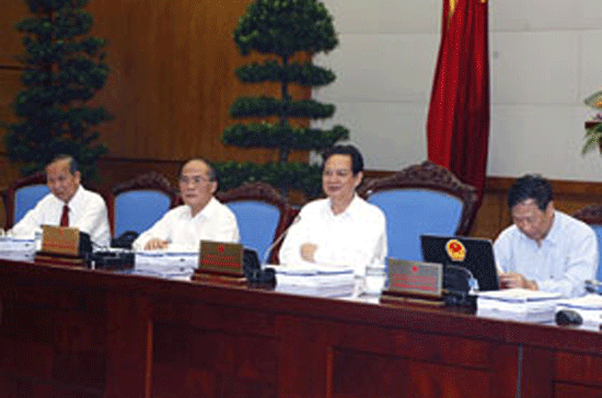 Chính phủ nhận định tình hình kinh tế xã hội 8 tháng qua tiếp tục chuyển biến tích cực.