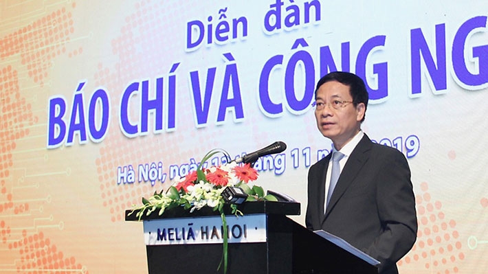 Bộ trưởng Bộ Thông tin và Truyền thông Nguyễn Mạnh Hùng phát biểu tại Diễn đàn “Báo chí và Công nghệ” được tổ chức ngày 13/11 tại Hà Nội.