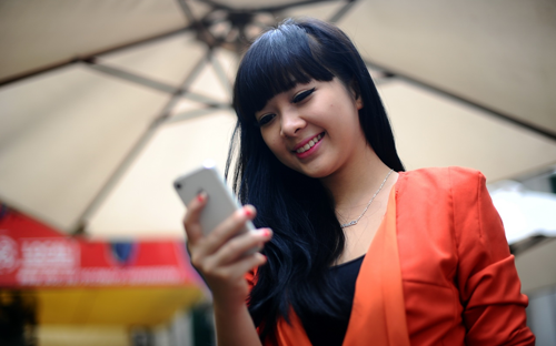  Dịch vụ On Air của MobiFone giúp khách hàng lên máy bay vẫn có thể nhắn tin, gọi điện, lướt web như đang ở dưới mặt đất.