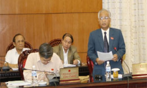 Xem xét dự án Luật Biển Việt Nam