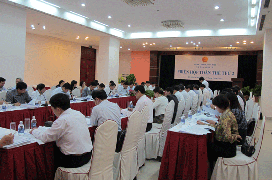 Tại phiên họp toàn thể lần thứ hai, Ủy ban Kinh tế của Quốc hội đã "cân đong" nhiều vấn đề của nền kinh tế - Ảnh: CTV.