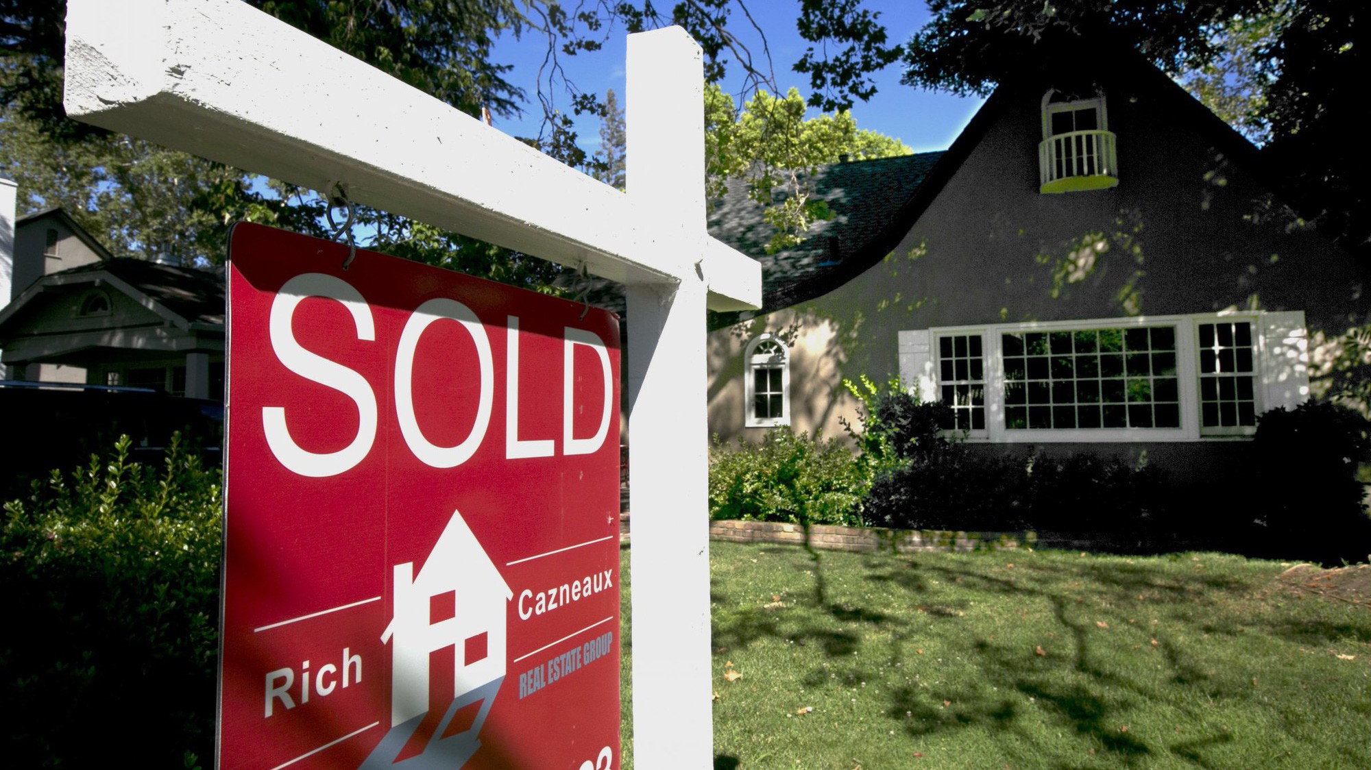 Người mua phải trả tổng cộng 400 USD, gồm phí đăng ký, bảo hiểm, lớp học bắt buộc...để mua được nhà giá 1 USD trong chương trình của St. Louis.