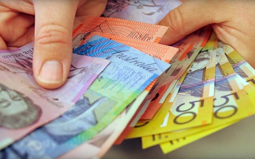 Nhiều thị trường đã coi AUD và CAD là các đồng tiền dự trữ, do xuất khẩu
 hàng hóa của hai nền kinh tế Canada và Australia vẫn tăng trưởng ổn 
định trong suốt thập niên vừa qua.