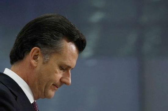 Vị Thống đốc quyết định từ chức khi nhận thấy sự phản đối dữ dội của dư luận và vụ bê bối đang xói mòn hình ảnh của ông.