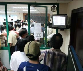 Số lượng tài khoản giao dịch chứng khoán đã tăng nhanh trong thời gian qua - Ảnh: Việt Tuấn.