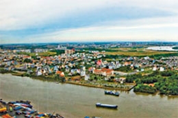  Bán đảo Thủ Thiêm vẫn là một miếng bánh lớn mà các nhà đầu tư địa ốc nước ngoài luôn tìm cách để có phần - Ảnh: Lê Hồng Thái.