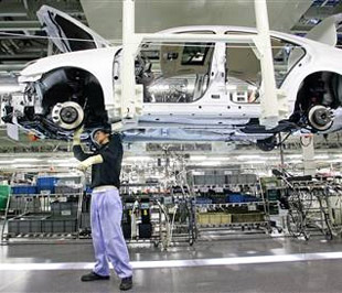 Hoạt động sản xuất, xuất khẩu hàng hóa của nhiều nước trong khu vực bị suy giảm đáng kể do ảnh hưởng từ cuộc khủng hoảng tài chính toàn câu.