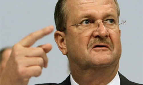 Sếp lớn của Porsche từ chức vì nợ nần và đấu đá quyền lực