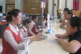 Nguồn thu từ hoạt động dịch vụ của nhiều ngân hàng có xu hướng giảm trong những quý gần đây.