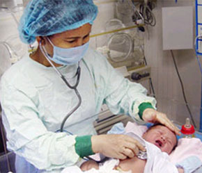 Xã hội hóa lĩnh vực y tế, người dân có điều kiện khám chữa bệnh tốt hơn.