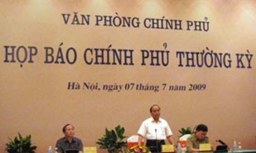 “Không có chuyện cắt giảm gói kích cầu”