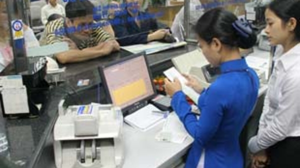 Quanh chuyện tạm ngưng cấp phép lập ngân hàng