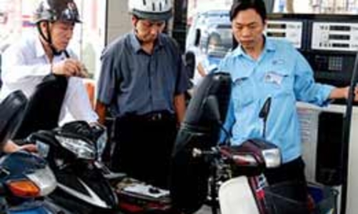 Doanh nghiệp xăng dầu được bù lỗ 400-500 đồng/lít 