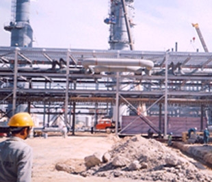 Từ ngày 8/10 - 6/11/2009, bà Nguyễn Kim Mai, vợ ông Lê Chung Dũng - Phó tổng giám đốc Tổng công ty Cổ phần Xây lắp dầu khí Việt Nam (mã PVX-HNX) đăng ký bán 70.000 cổ phiếu.