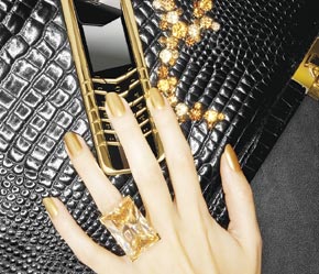 Đn thoại Vertu có giá bán từ: 4.300 - 90.000 USD/chiếc.