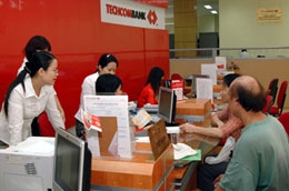 Còn một tháng, Techcombank dự kiến sẽ đạt được kế hoạch lợi nhuận đã điều chỉnh là 2.200 tỷ đồng của năm 2009.