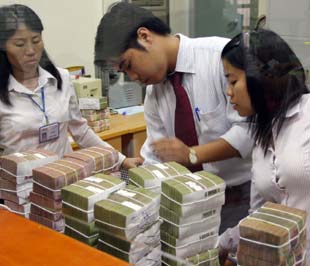 Ông Ayumi Konishi cho rằng việc cho vay bất động sản dưới chuẩn của Mỹ và cho vay bất động sản tại Việt Nam không có mối liên hệ rõ rệt nào - Ảnh: Việt Tuấn. 